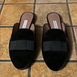 Tabitha Simmons size 8 black velvet flats